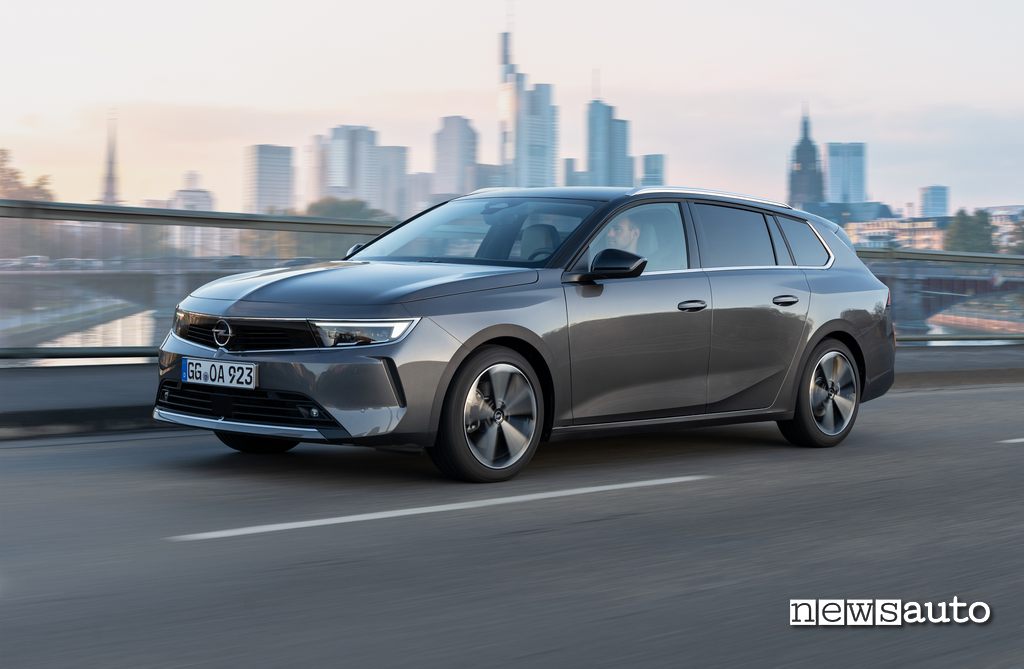 prova su strada Opel Astra Sports Tourer 2022