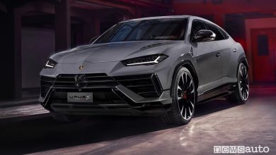 Vista di profilo Lamborghini Urus S