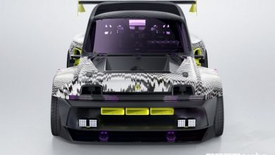 Vista frontale Renault R5 Turbo 3E showcar elettrica