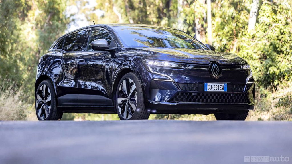 La nuova MEGANE E-TECH Techno EV60 provata in un viaggio autostradale