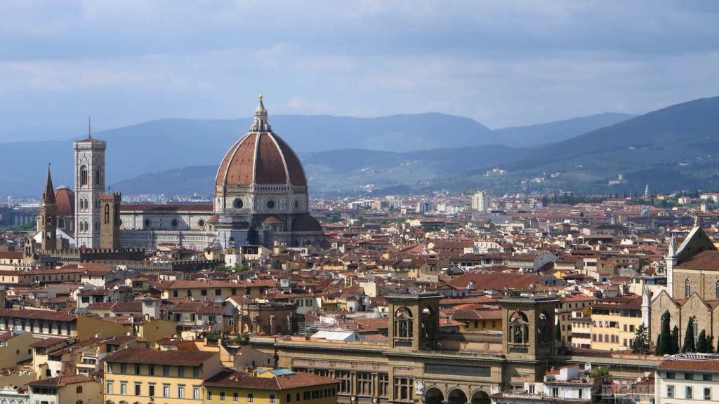 Firenze, tappa di arrivo del viaggio con la Mégane E-Tech