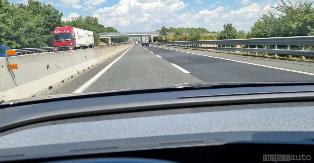 Test viaggio in autostrada a bordo della Mégane E-Tech