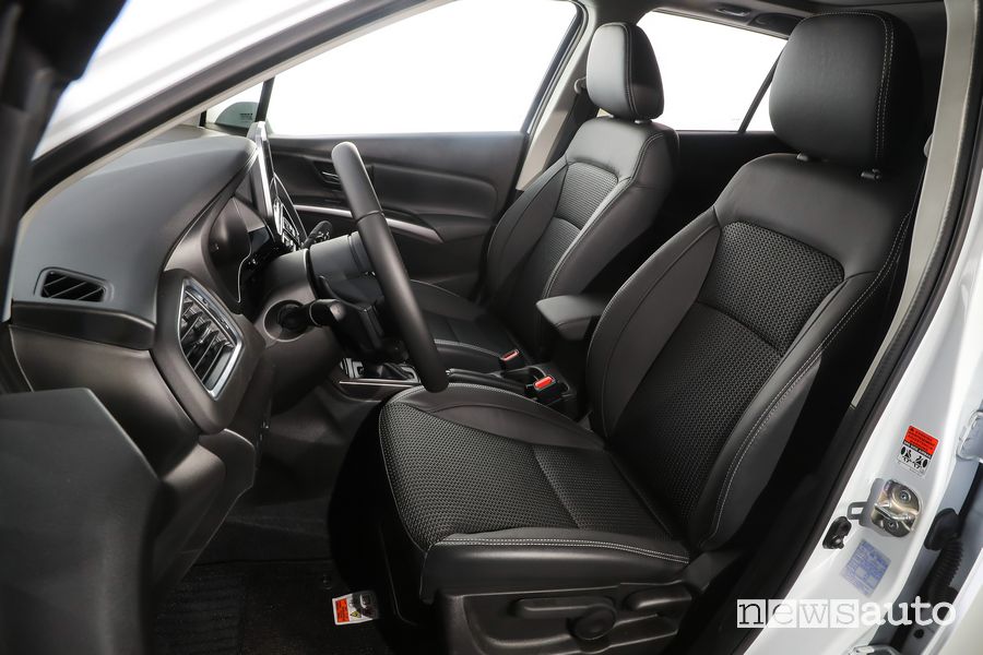 Sedili anteriori abitacolo Suzuki S-Cross Hybrid 1.5 140 Volt