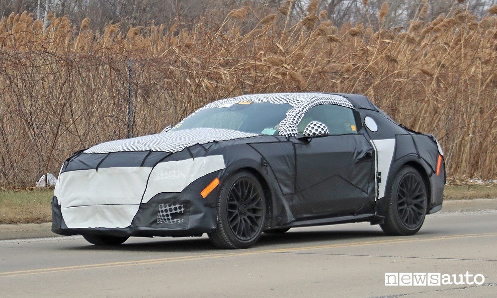 La nuova Ford Mustang 2023 manterrà l'iconico motore V8