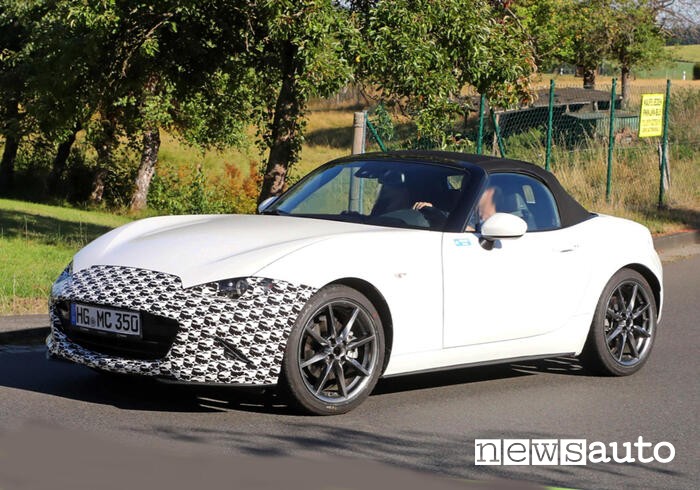 Mazda MX-5 2024 quinta serie design aggiornato 