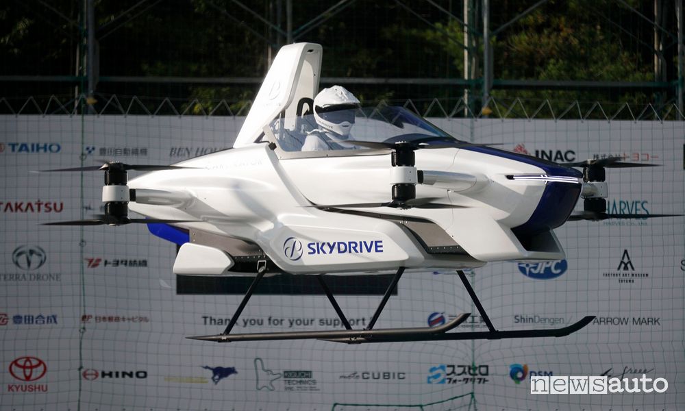 Auto volanti Suzuki con SkyDrive