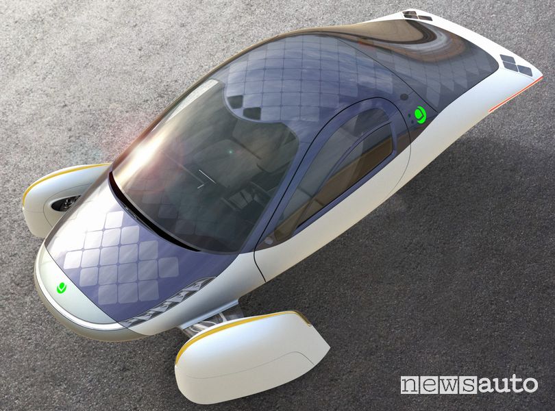Pannelli solari Aptera auto elettrica solare