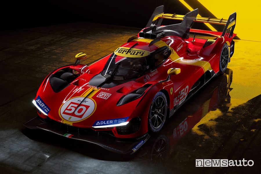 Vista di profilo Ferrari 499P Hypercar Le Mans