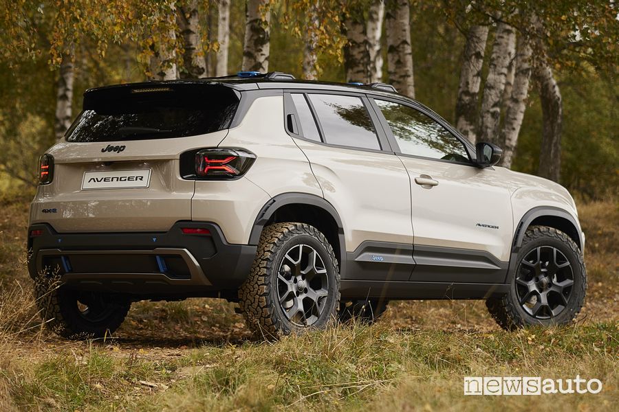 Jeep Avenger 4x4 Concept posteriore 3/4