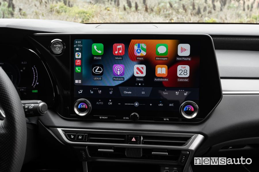 Lexus RX 500h F-Sport Direct4 display infotainment