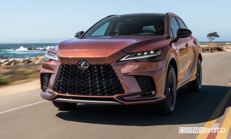 Nuovo Lexus RX SUV ibrido, motori, caratteristiche e prezzi