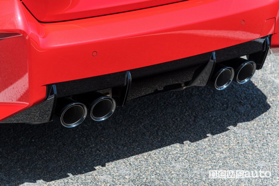 Nuova BMW M2 scarico posteriore