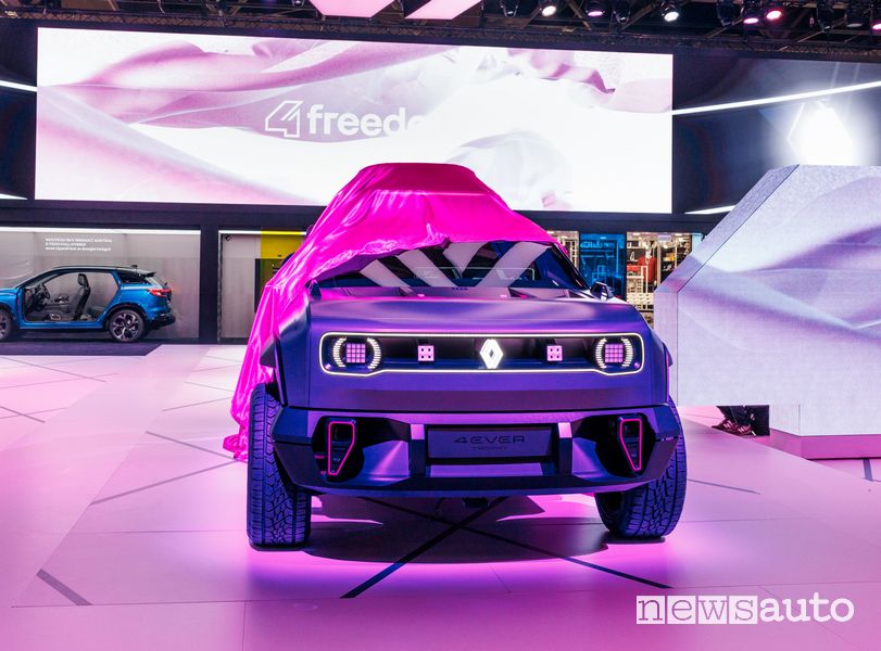 Renault showcar 4EVER Trophy al Salone di Parigi 2022