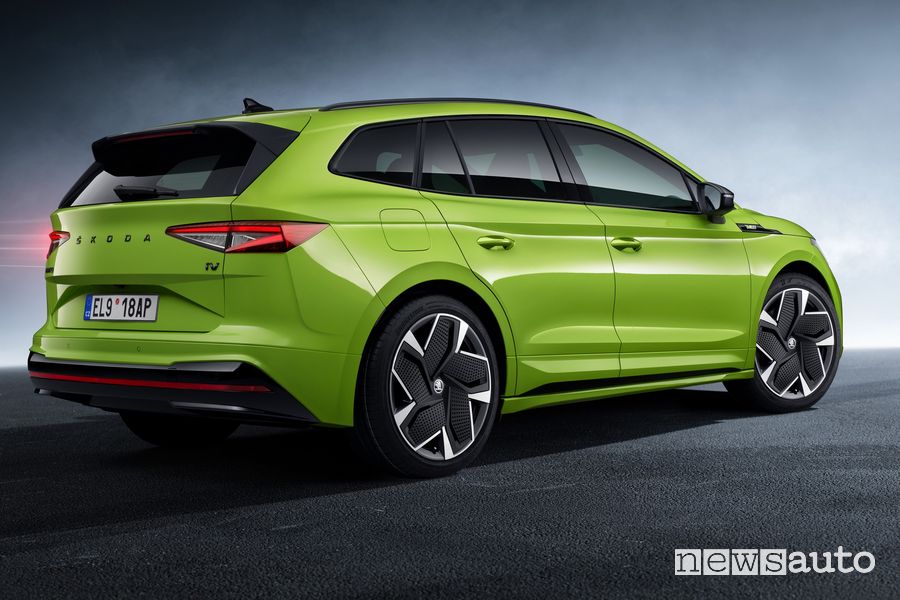 Skoda Enyaq RS iV posteriore 3/4