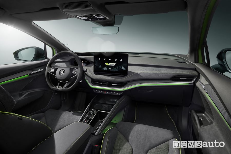 Skoda Enyaq RS iV plancia abitacolo