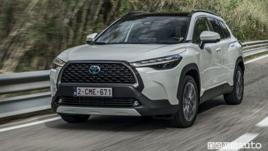 Nuova Toyota Corolla Cross, SUV ibrido, caratteristiche e prezzi