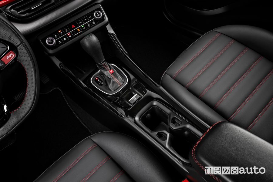 Abarth Pulse SUV leva cambio automatico console centrale