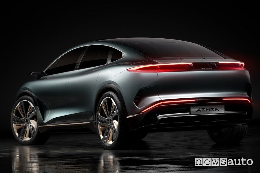 Aehra SUV posteriore 3/4