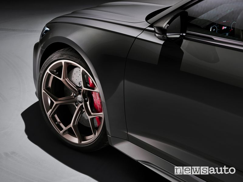Audi RS 6 Avant performance cerchi in lega da 22"