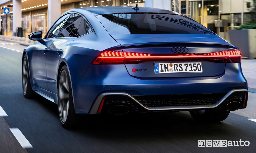 Audi RS 7 Sportback performance posteriore 3/4 su strada