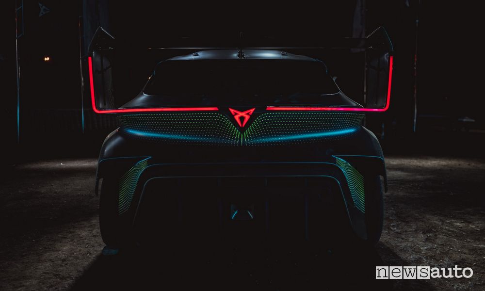 Cupra UrbanRebel Racing Concept forma luminosa posteriore