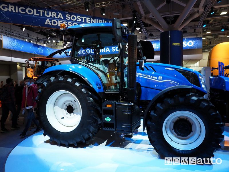 Esposizione trattori EIMA 2022
