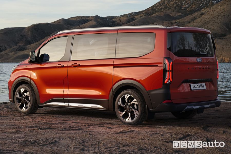 Ford Tourneo Custom Active posteriore 3/4