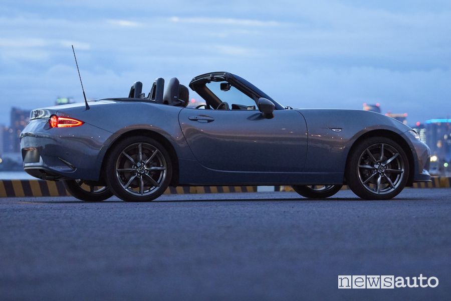 Mazda MX-5 2023 laterale