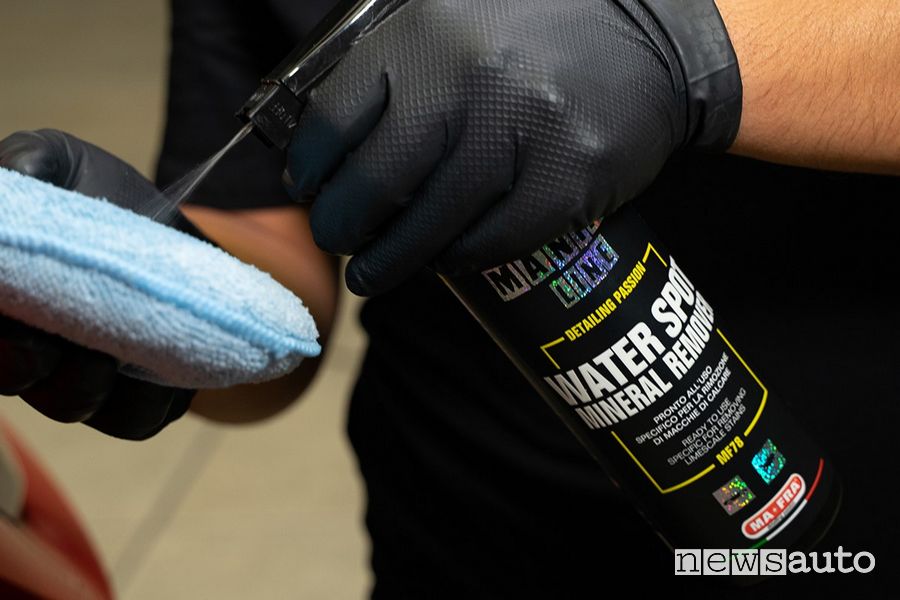 Panno umido in microfibra come il “Polishing Cloth”