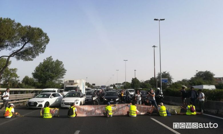 Blocco raccordo anulare Roma, protesta ambientalista