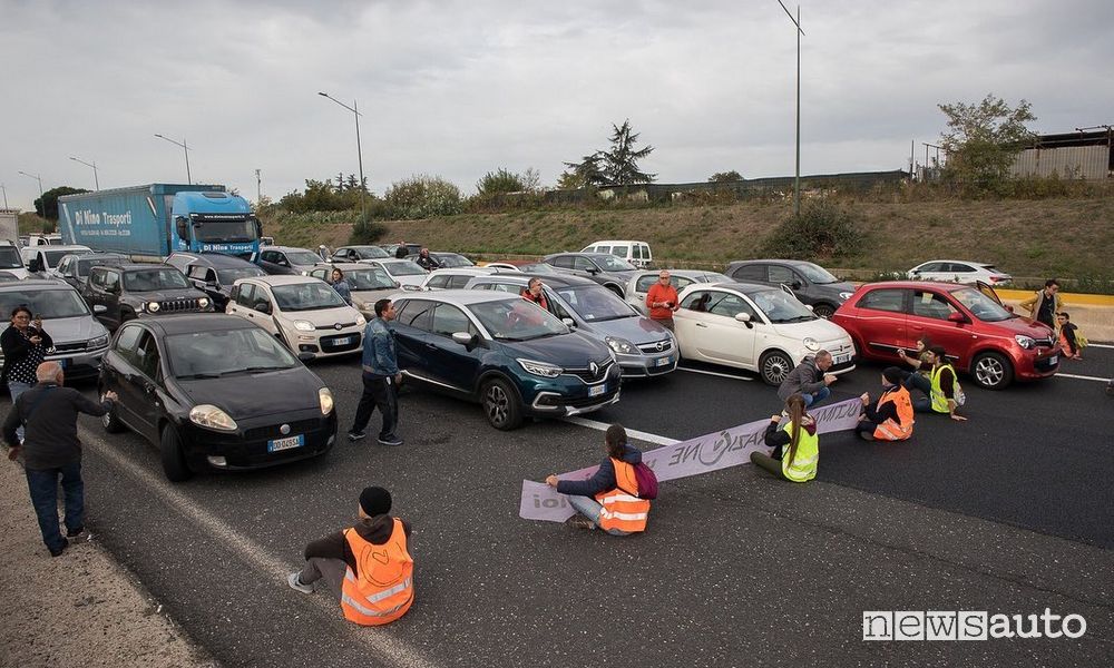 Blocco ambientalista sul Grande Raccordo Anulare
