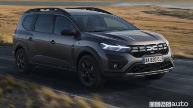 Dacia Jogger Hybrid 140 su strada