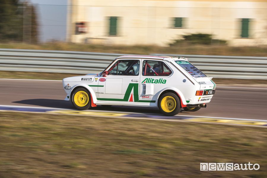 Fiat 127 Top elaborata livrea Alitalia test in pista