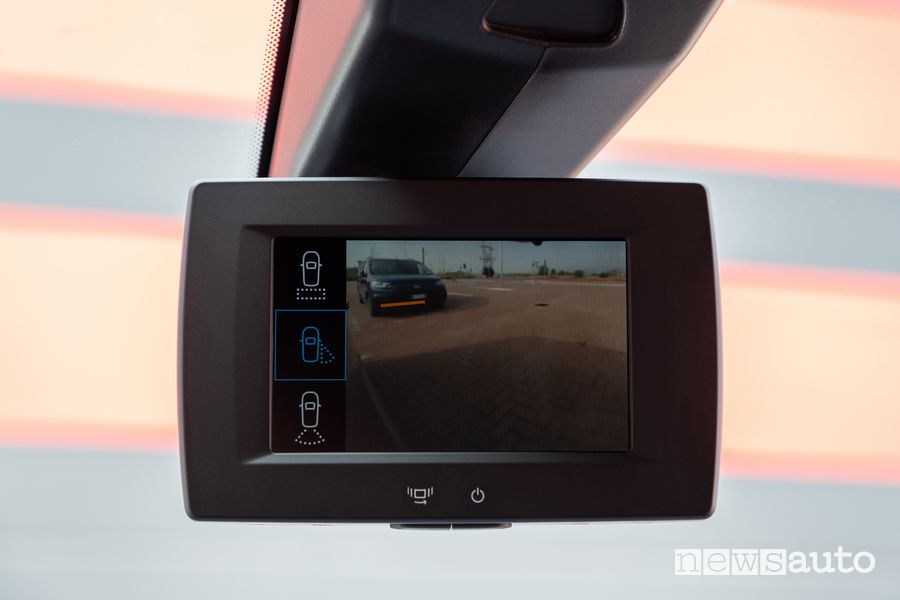 Fiat E-Doblò Van elettrico specchietto Magic Mirror