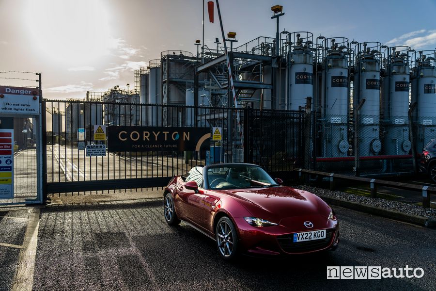 Mazda MX-5 con benzina sostenibile SUSTAIN Coryton