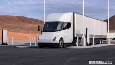 Tesla Semi camion elettrico, caratteristiche, autonomia e prezzo