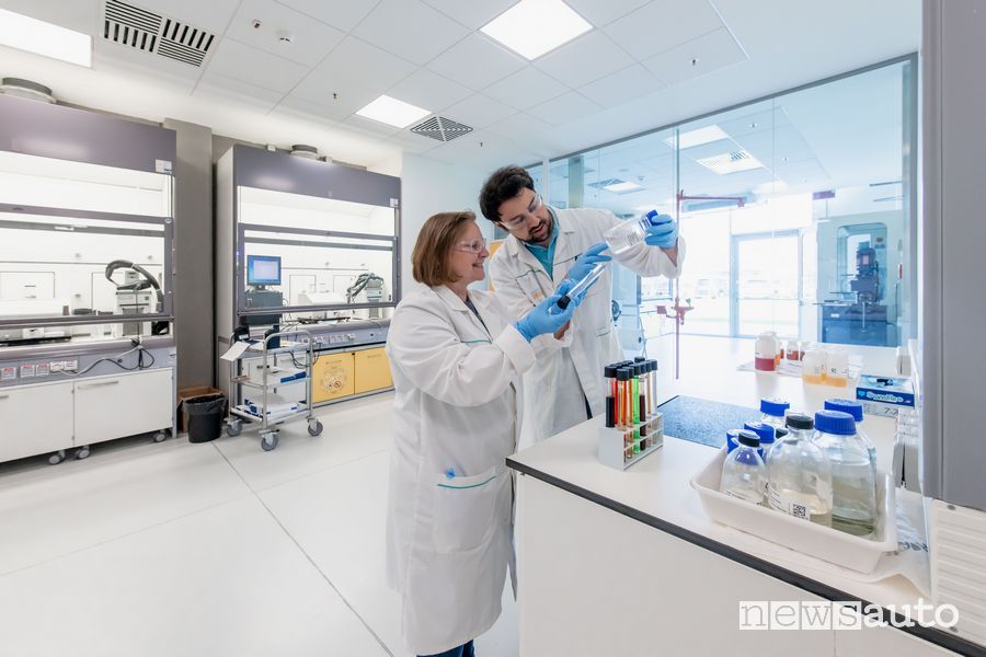 Laboratorio Petronas del Global Research & Technology Centre di Santena (TO)