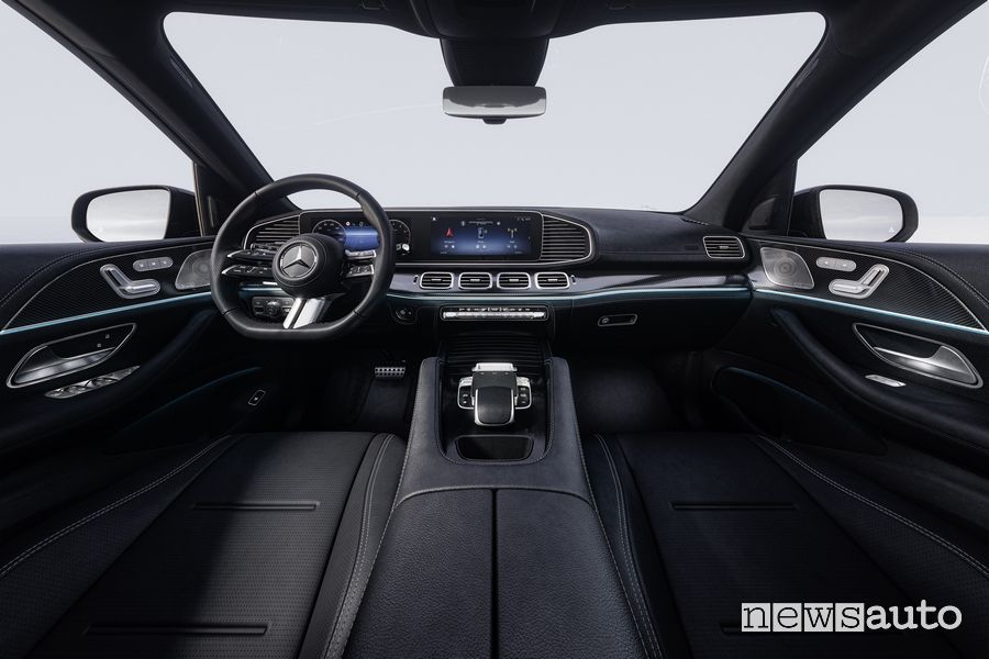 Mercedes-Benz GLE 2023 plancia abitacolo