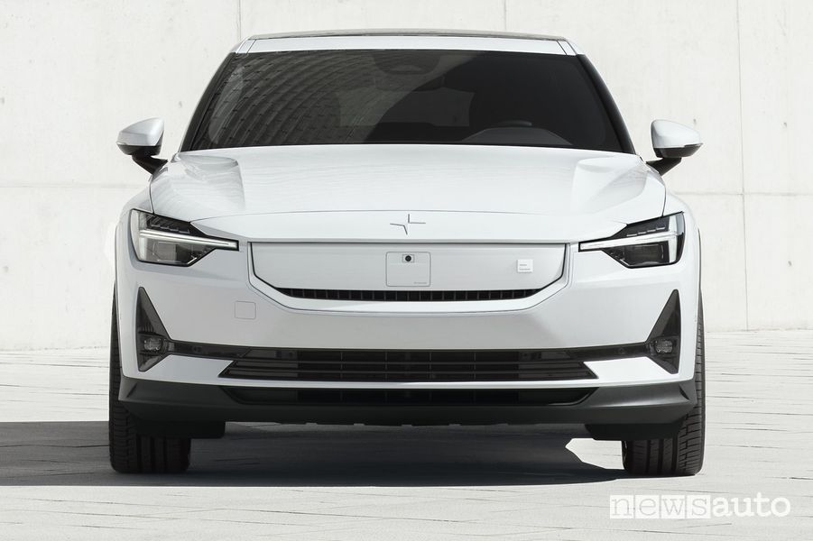 Nuova Polestar 2 frontale
