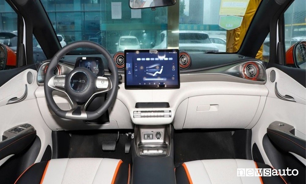 Foto spia degli interni della BYD Seagull