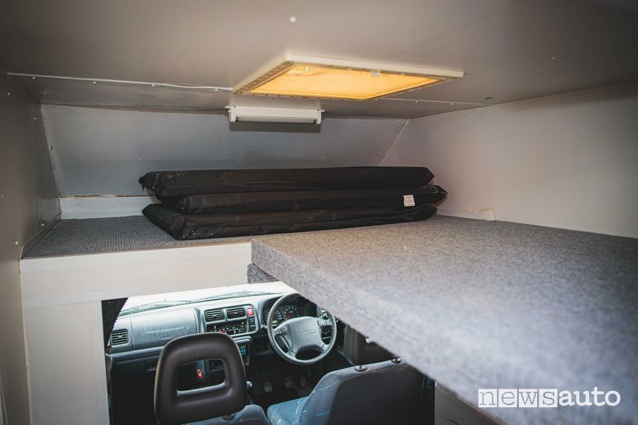 Suzuki Jimny camper abitacolo letto
