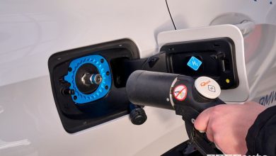 BMW iX5 Hydrogen rifornimento di idrogeno