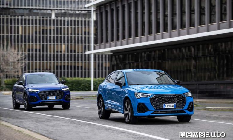 Audi Q3 e Q5 Sportback Identity Black su strada