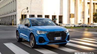 Audi Q3 Sportback Identity Black su strada
