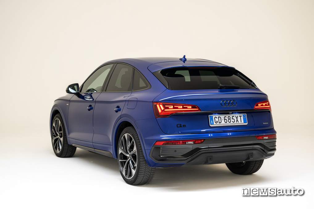 Audi Q5 Sportback Identity Black posteriore