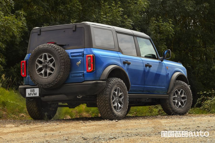 Ford Bronco Badlands posteriore 3/4