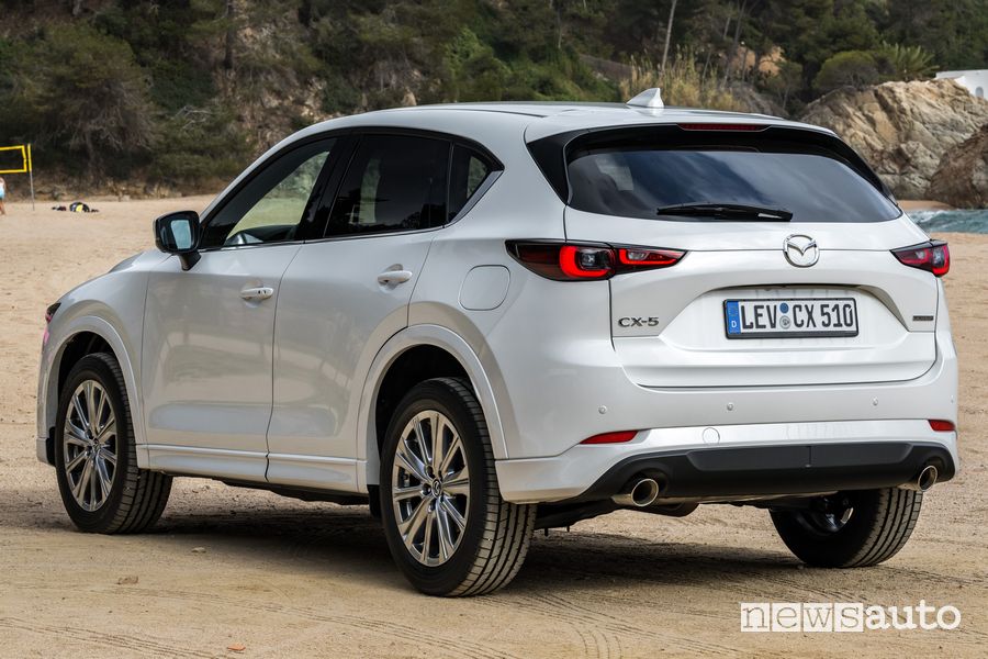 Mazda CX-5 Takumi posteriore 3/4