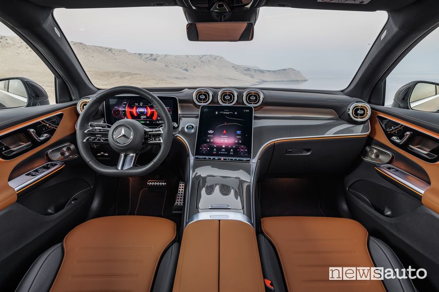 Mercedes-Benz GLC Coupé plancia abitacolo