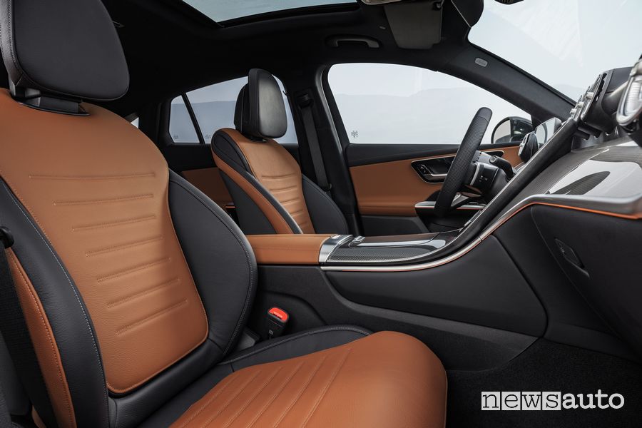 Mercedes-Benz GLC Coupé sedili anteriori abitacolo