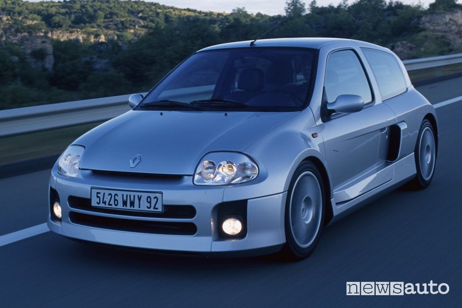 Renault Clio V6 di seconda generazione